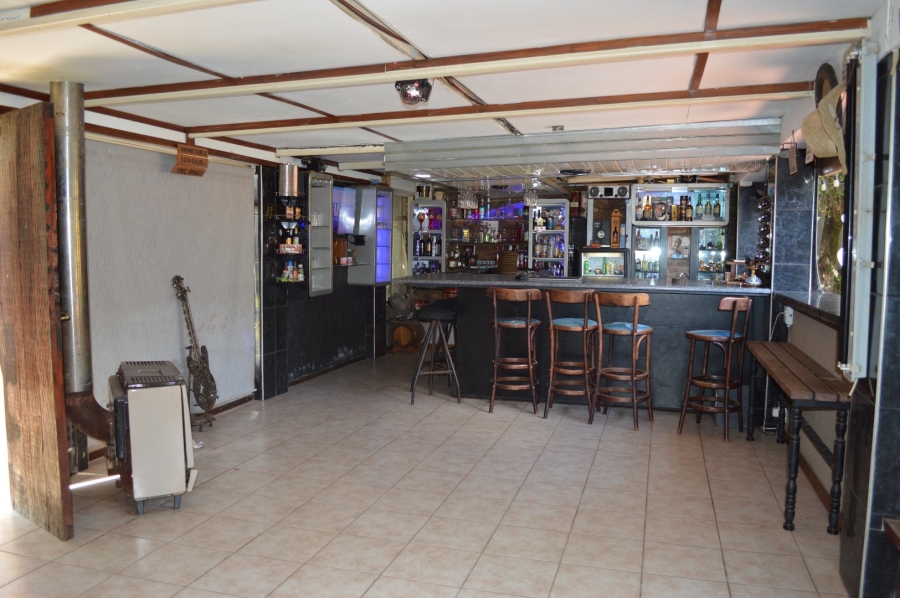 8 Bedroom Property for Sale in Flamwood North West